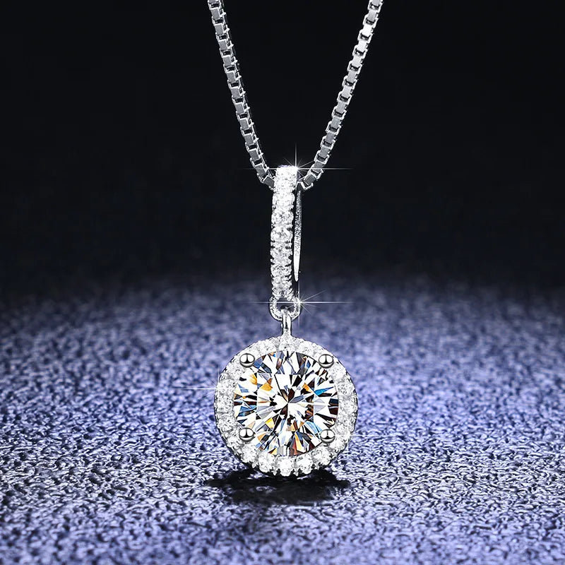 ✨ Platinum Moissanite Pendant – 1 Carat
