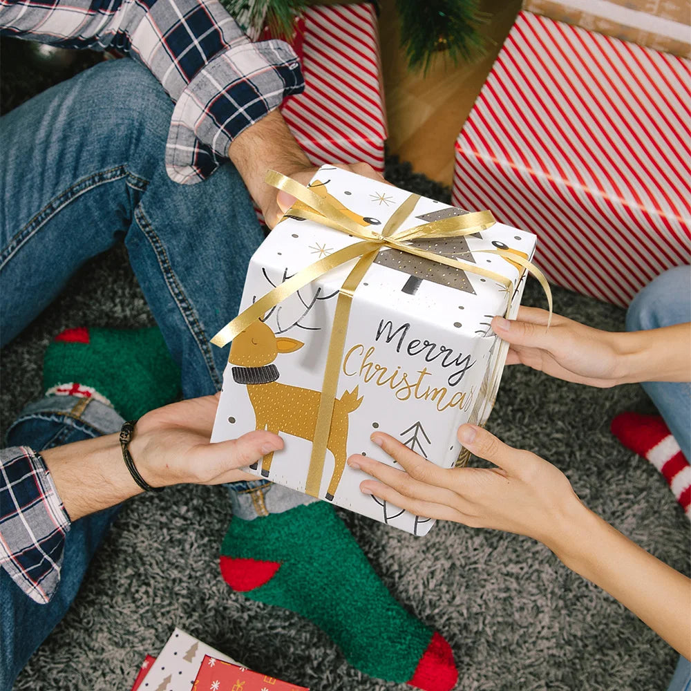 1 Roll Christmas Gift Wrapping Paper – Deer &amp; Christmas Tree Design