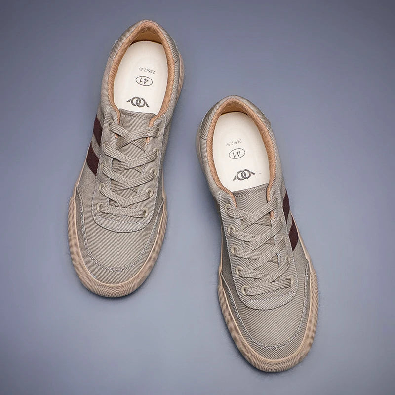 ✨ Men's Classic Canvas Sneakers – Everyday Comfort